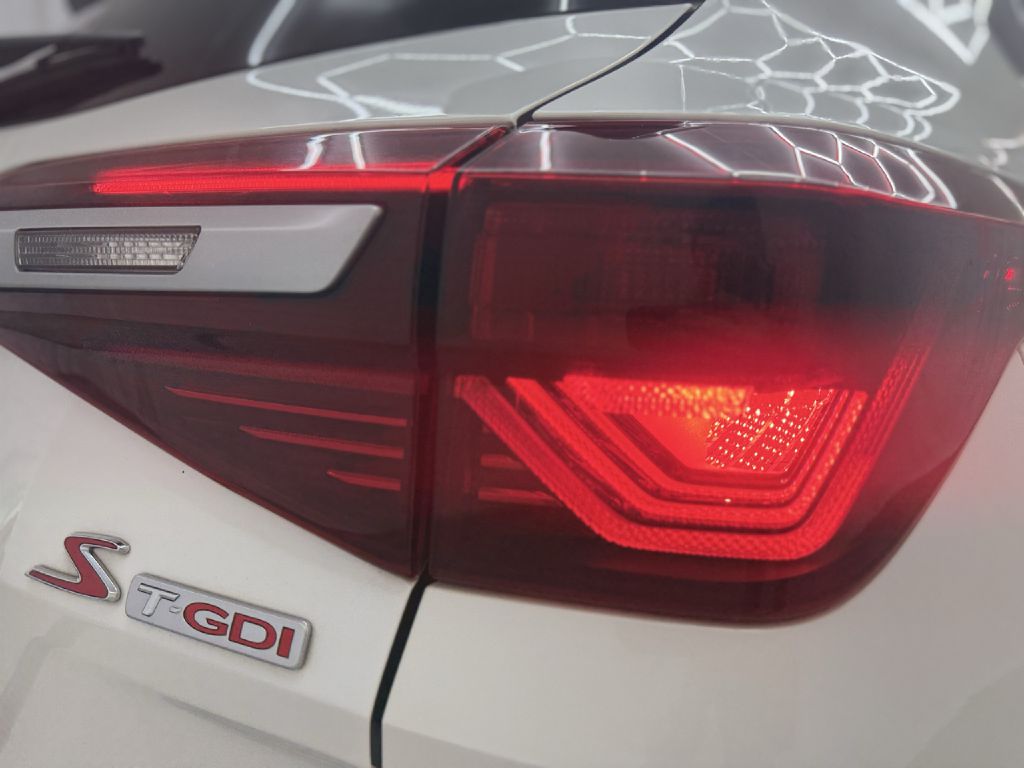 Photo 36 of this KIA SELTOS