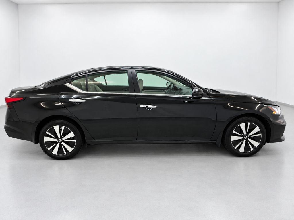 Photo 2 of this NISSAN ALTIMA
