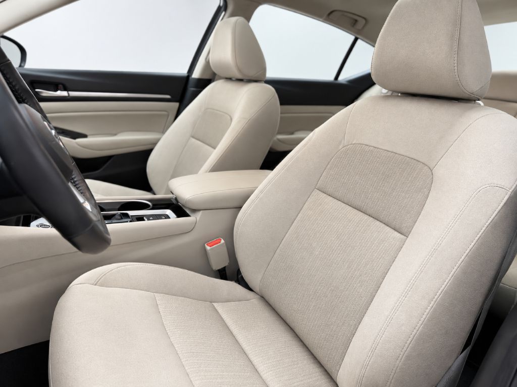 Photo 9 of this NISSAN ALTIMA