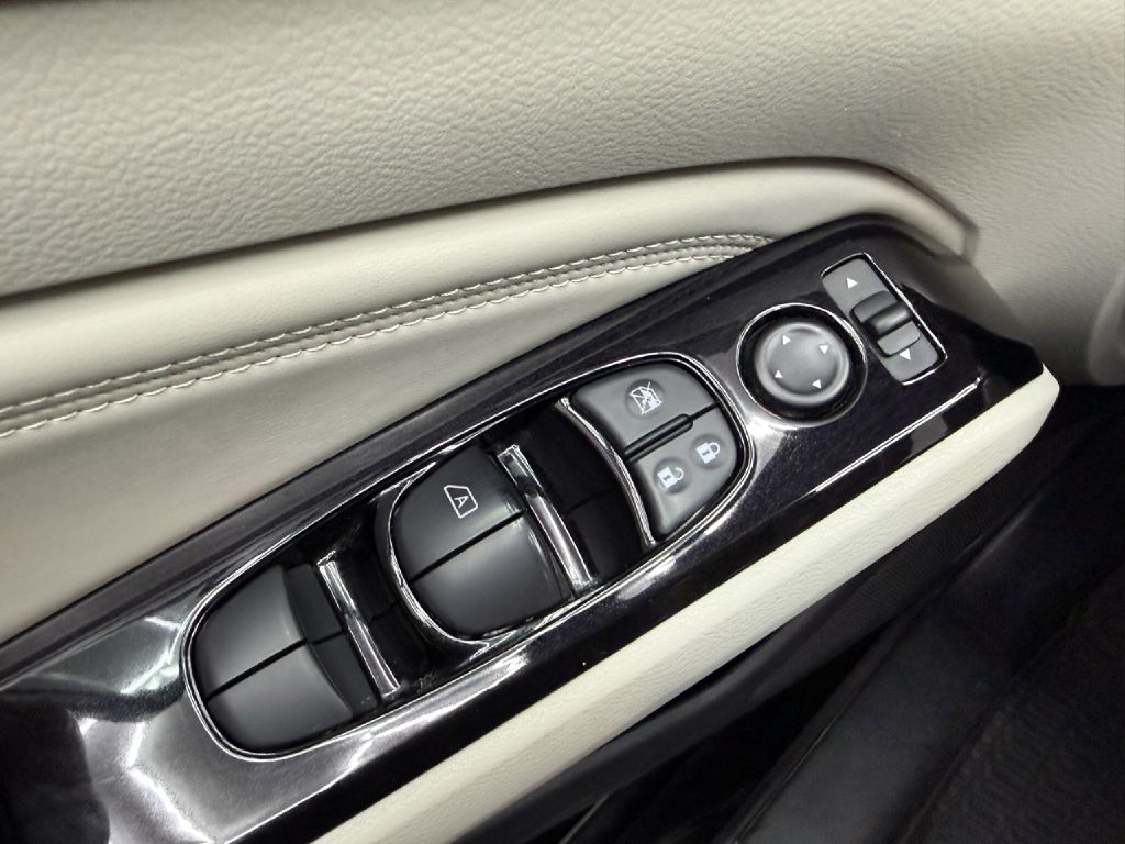 Photo 12 of this NISSAN ALTIMA