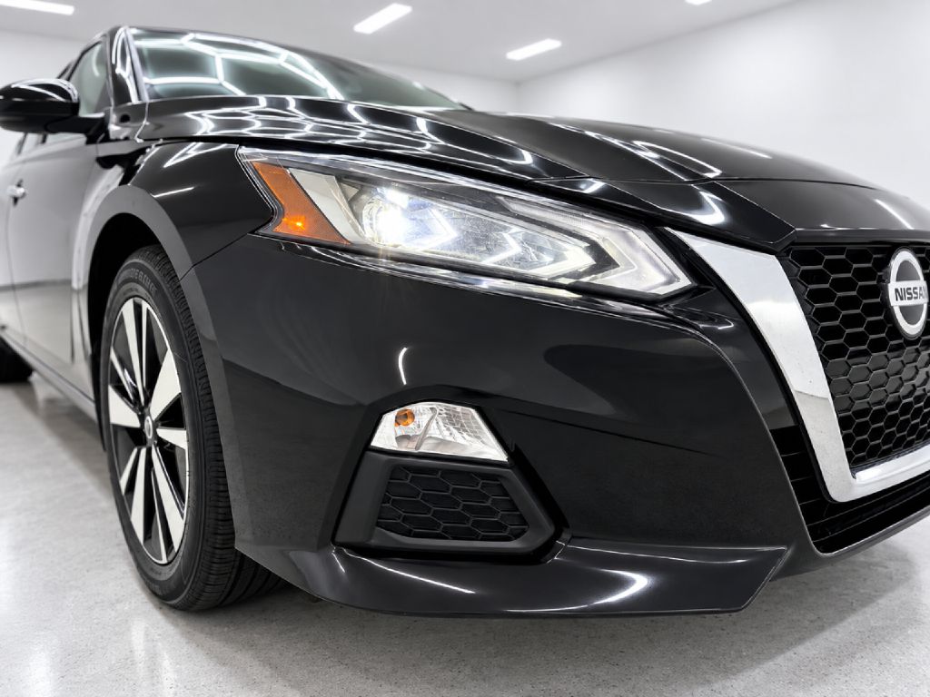 Photo 37 of this NISSAN ALTIMA
