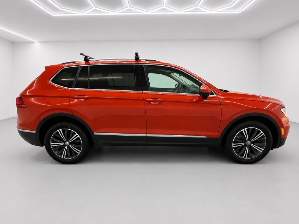 Photo 2 of this VOLKSWAGEN TIGUAN
