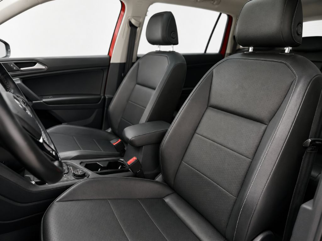 Photo 9 of this VOLKSWAGEN TIGUAN