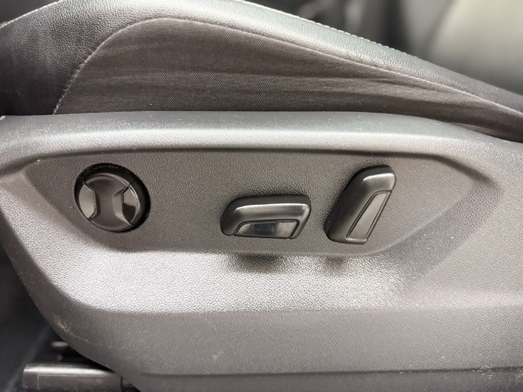 Photo 10 of this VOLKSWAGEN TIGUAN