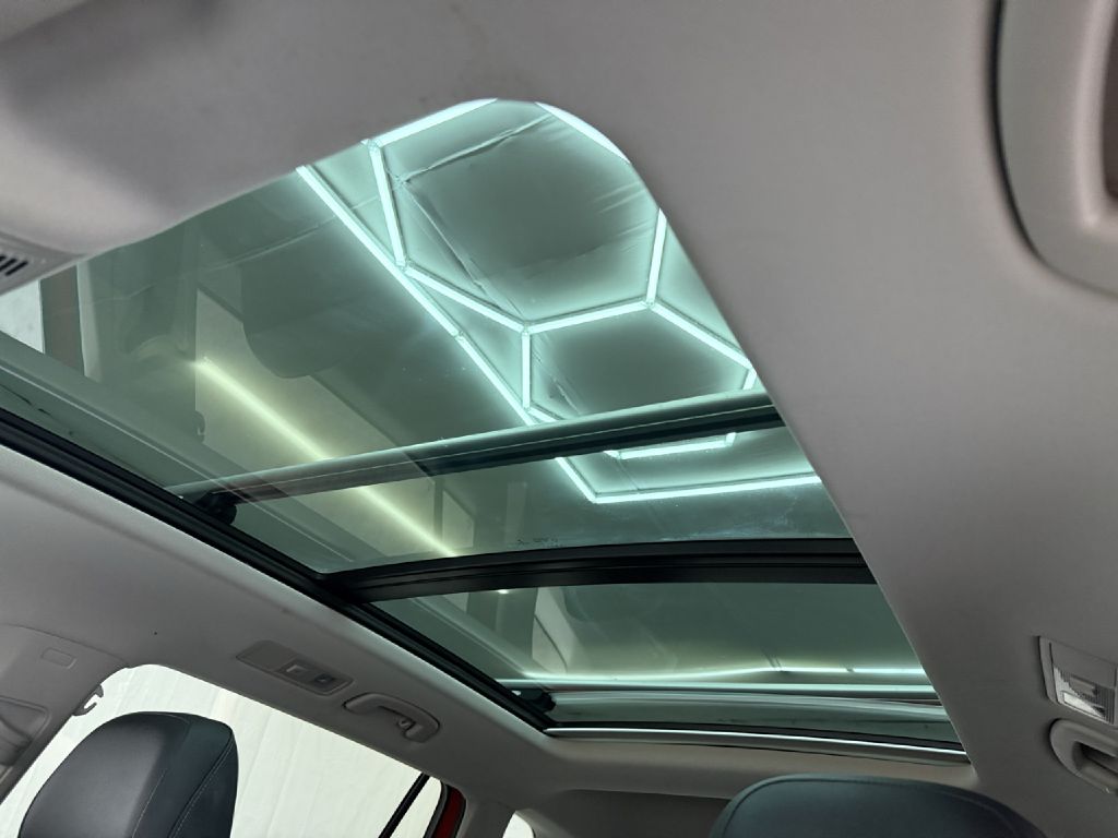 Photo 11 of this VOLKSWAGEN TIGUAN