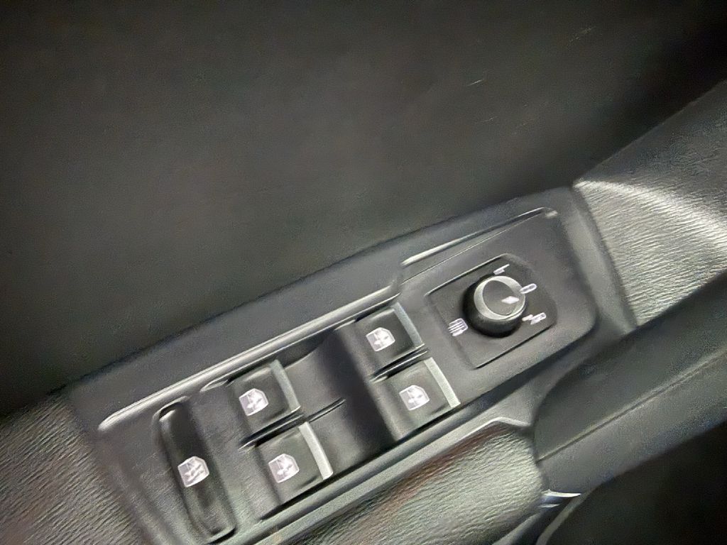 Photo 12 of this VOLKSWAGEN TIGUAN