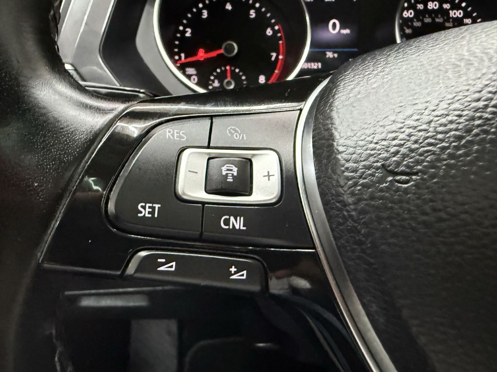 Photo 14 of this VOLKSWAGEN TIGUAN