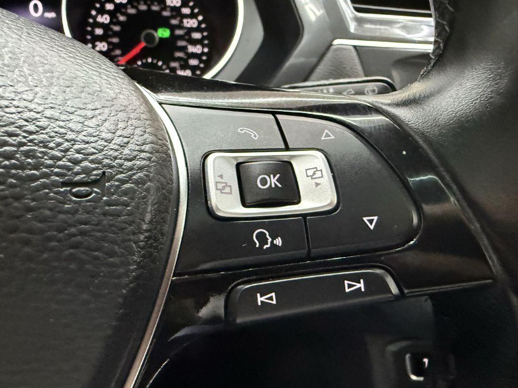 Photo 15 of this VOLKSWAGEN TIGUAN