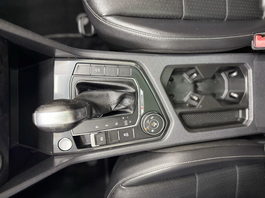 Photo 21 of this VOLKSWAGEN TIGUAN