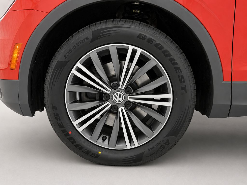 Photo 29 of this VOLKSWAGEN TIGUAN