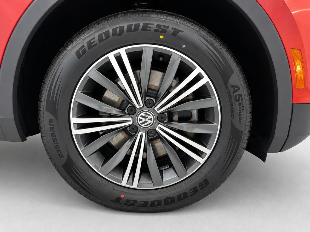 Photo 33 of this VOLKSWAGEN TIGUAN