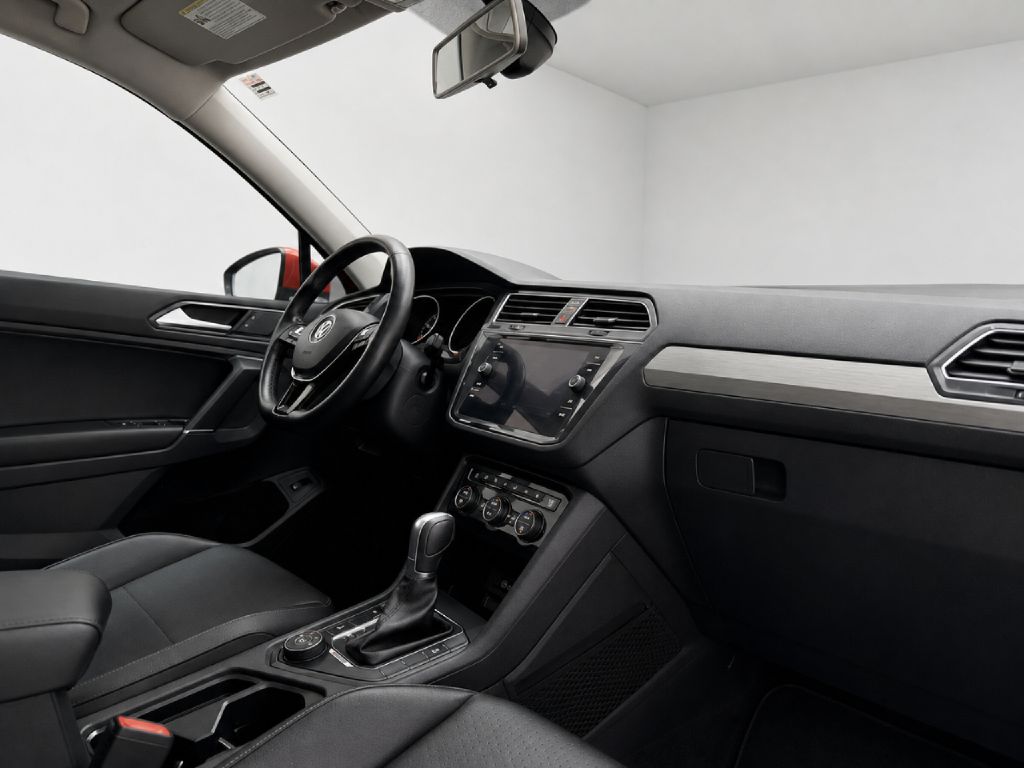 Photo 39 of this VOLKSWAGEN TIGUAN