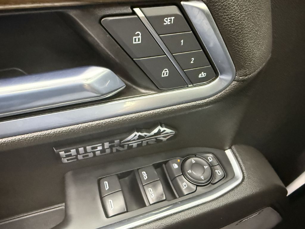 Photo 12 of this CHEVROLET SILVERADO 1500