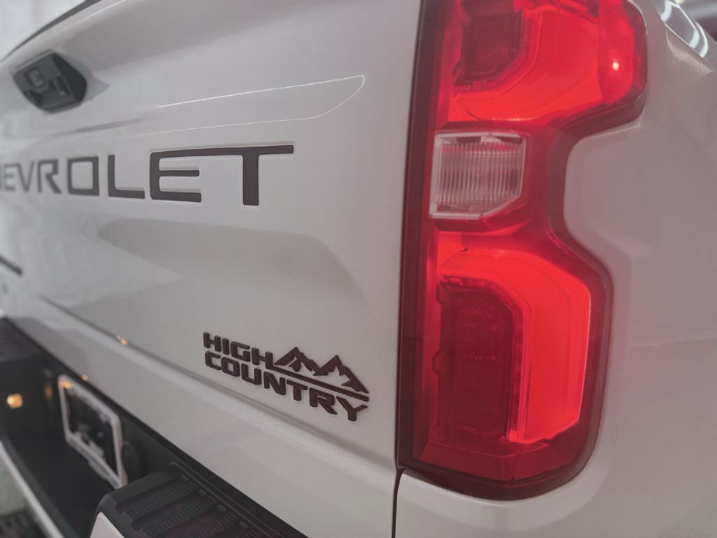 Photo 37 of this CHEVROLET SILVERADO 1500