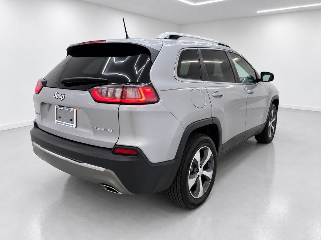 Photo 3 of this JEEP CHEROKEE