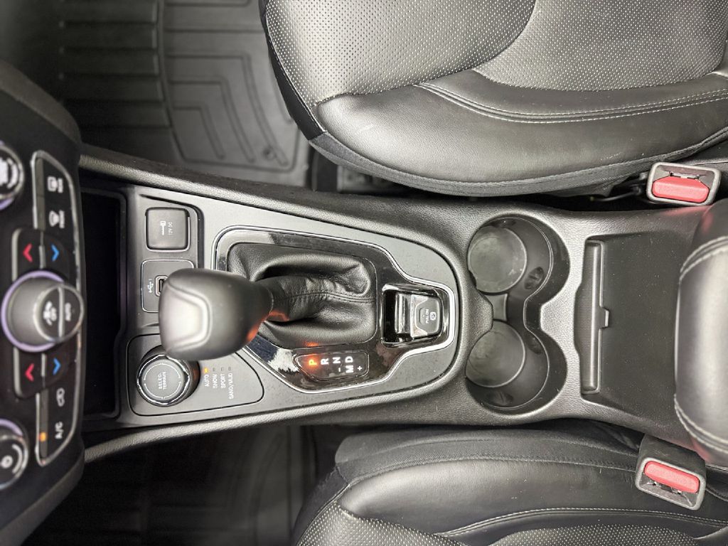 Photo 23 of this JEEP CHEROKEE