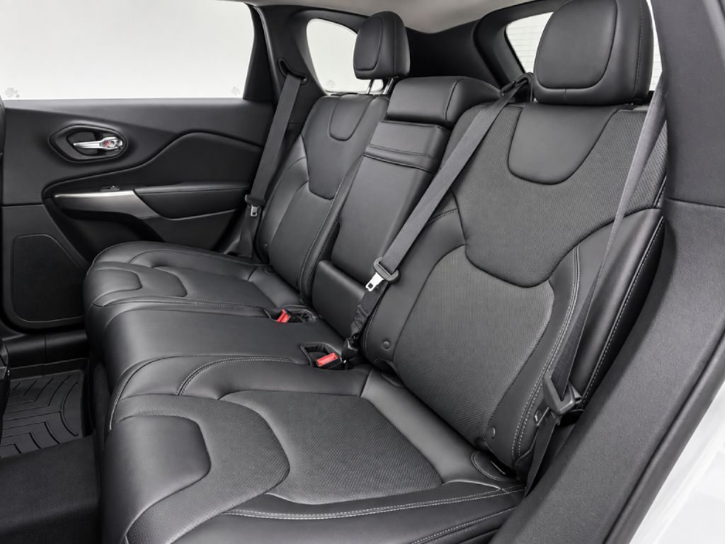 Photo 24 of this JEEP CHEROKEE