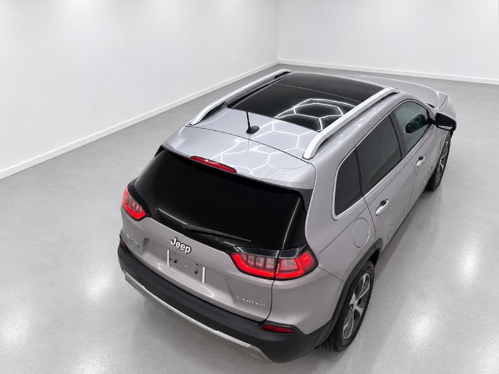 Photo 37 of this JEEP CHEROKEE