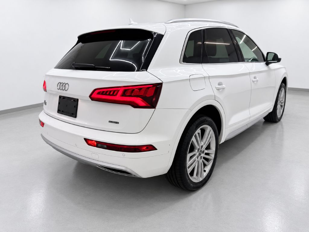 Photo 3 of this AUDI Q5