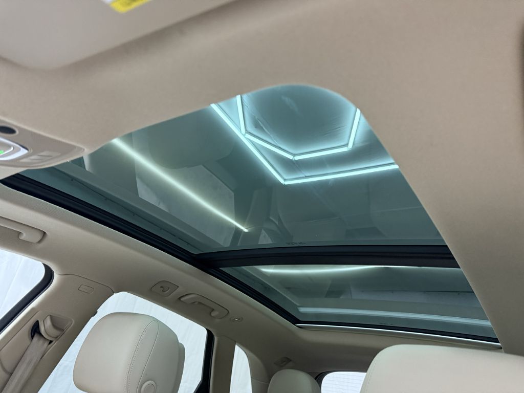 Photo 11 of this AUDI Q5