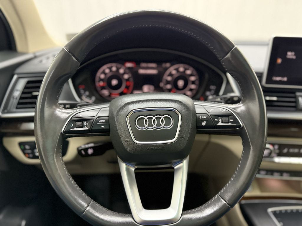 Photo 14 of this AUDI Q5