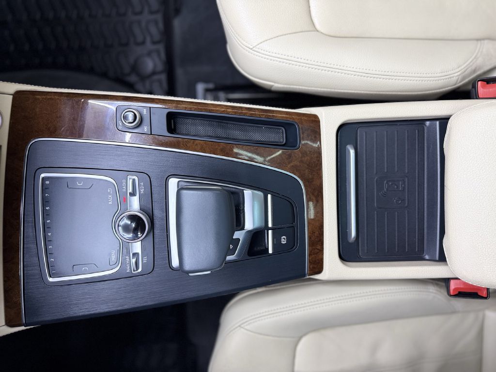 Photo 23 of this AUDI Q5