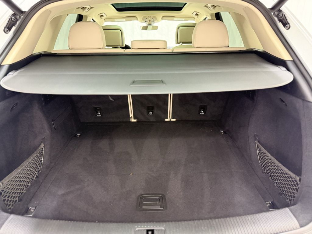 Photo 27 of this AUDI Q5