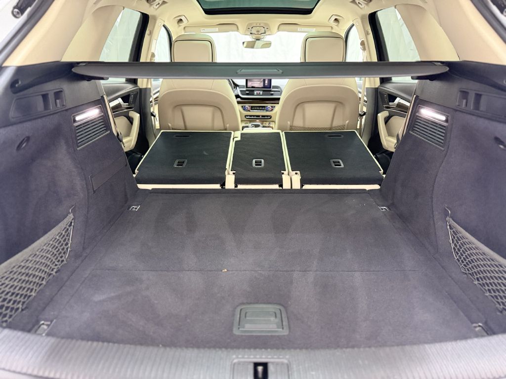Photo 29 of this AUDI Q5