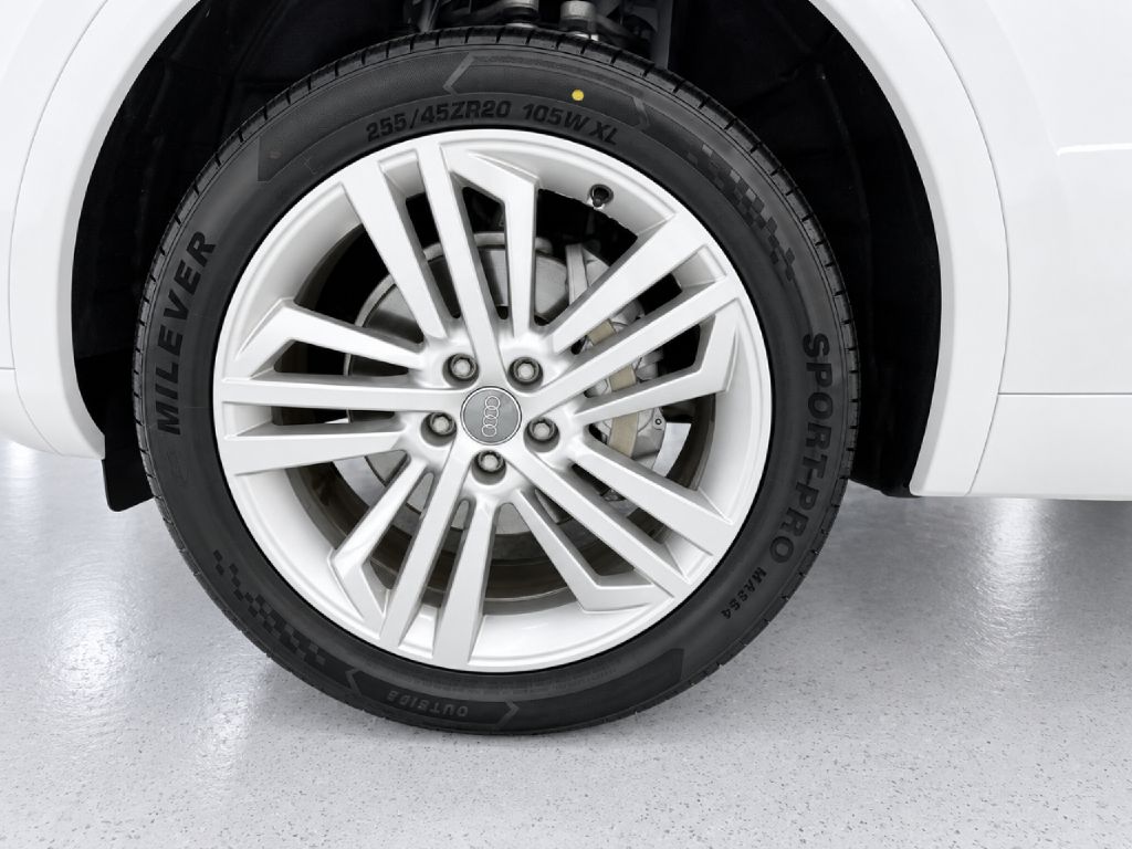Photo 31 of this AUDI Q5