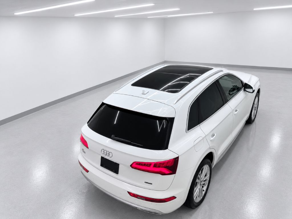 Photo 37 of this AUDI Q5