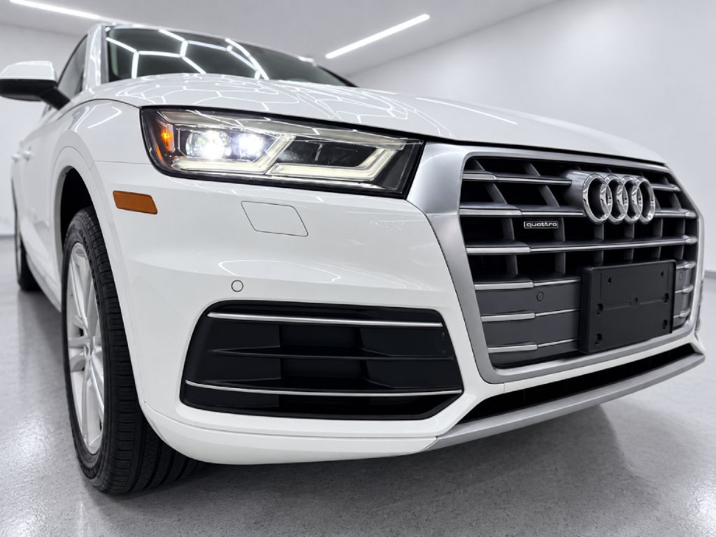 Photo 39 of this AUDI Q5