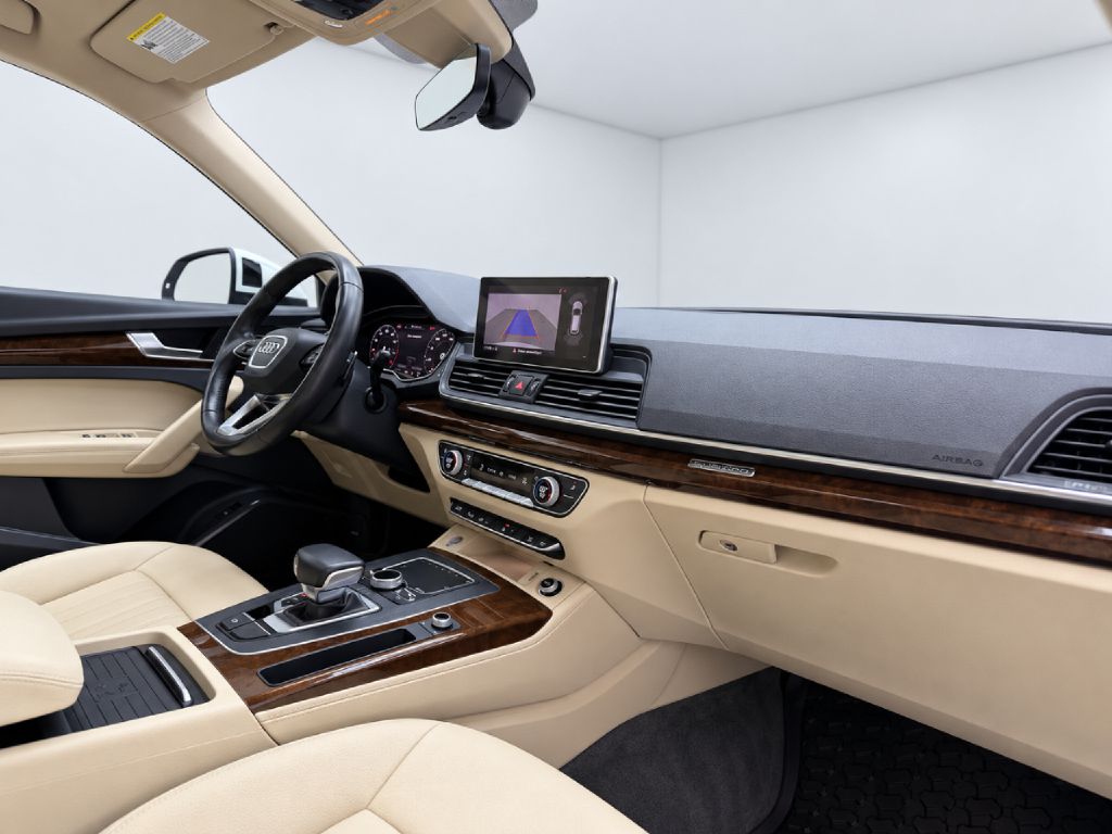 Photo 41 of this AUDI Q5