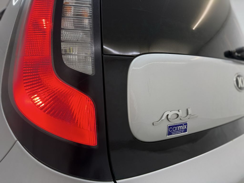 Photo 33 of this KIA SOUL