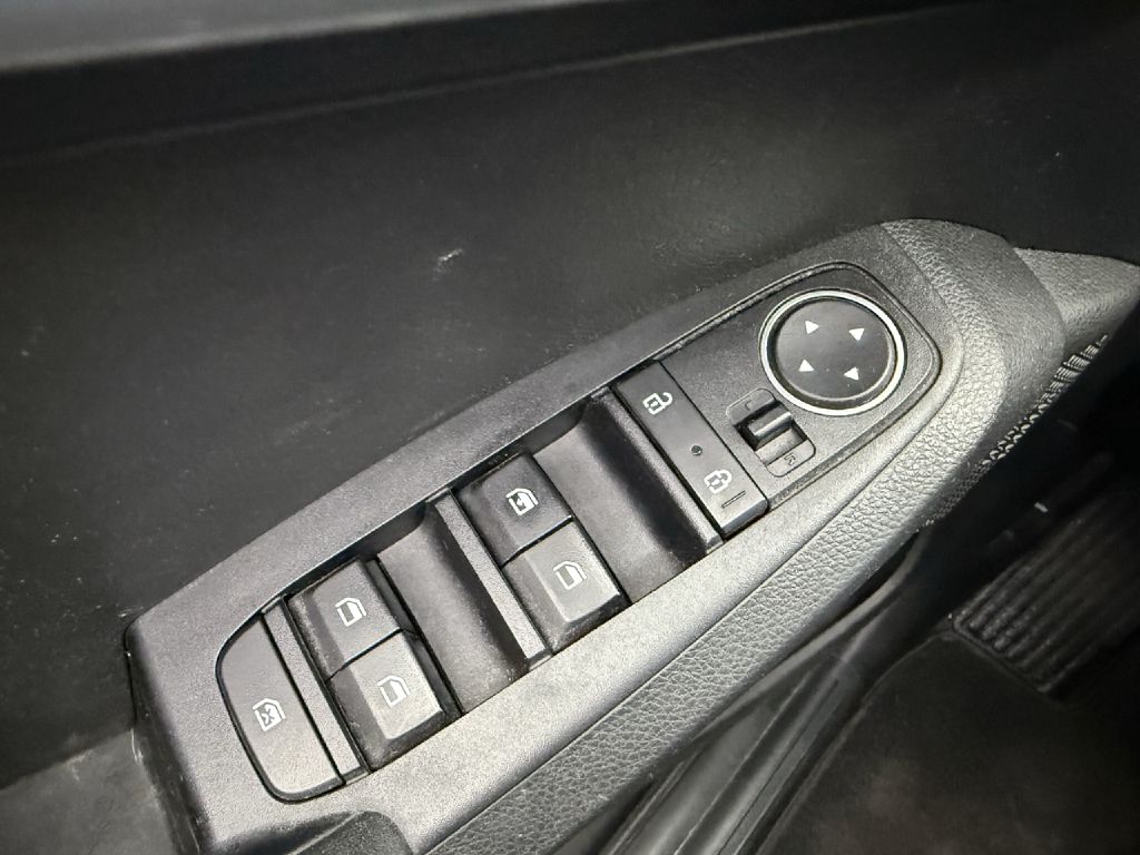 Photo 10 of this KIA SELTOS