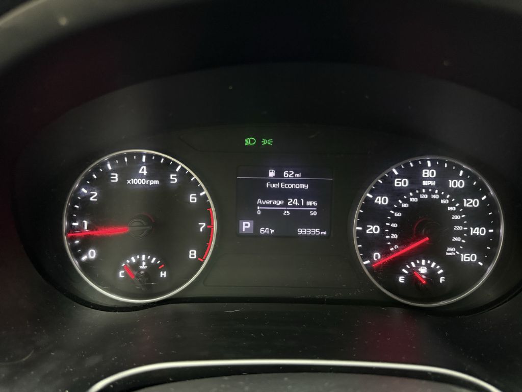 Photo 14 of this KIA SELTOS