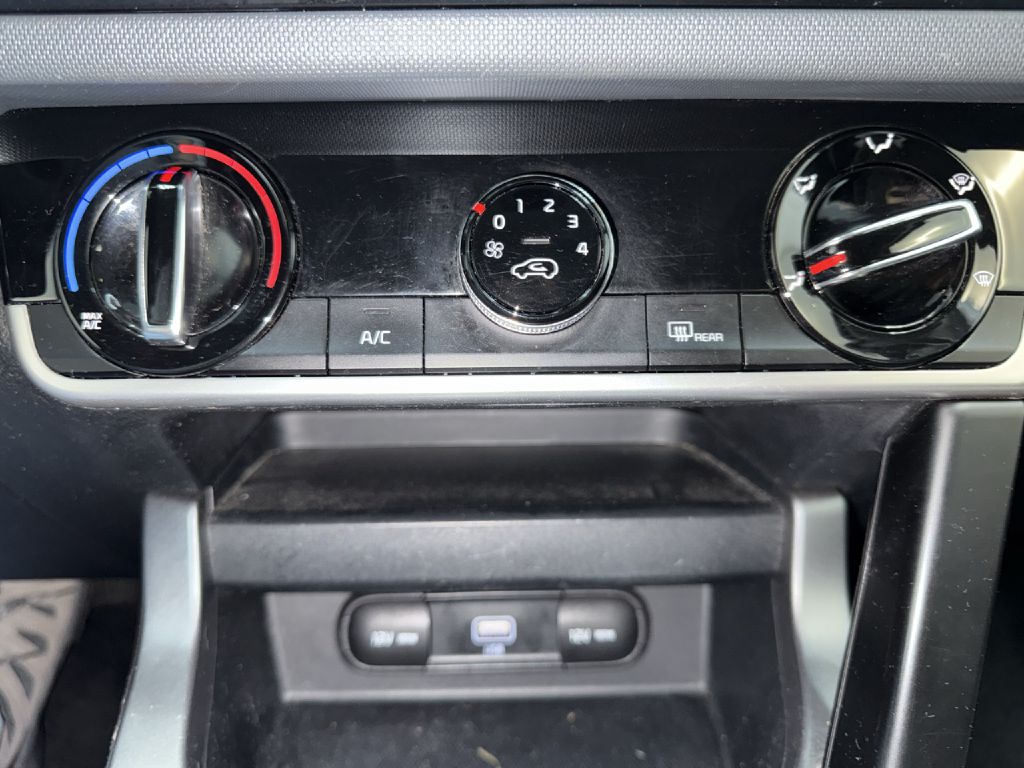 Photo 17 of this KIA SELTOS