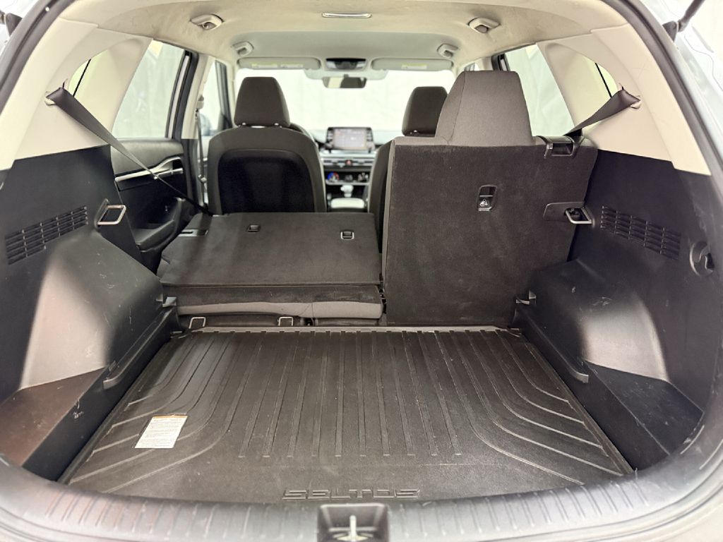 Photo 24 of this KIA SELTOS
