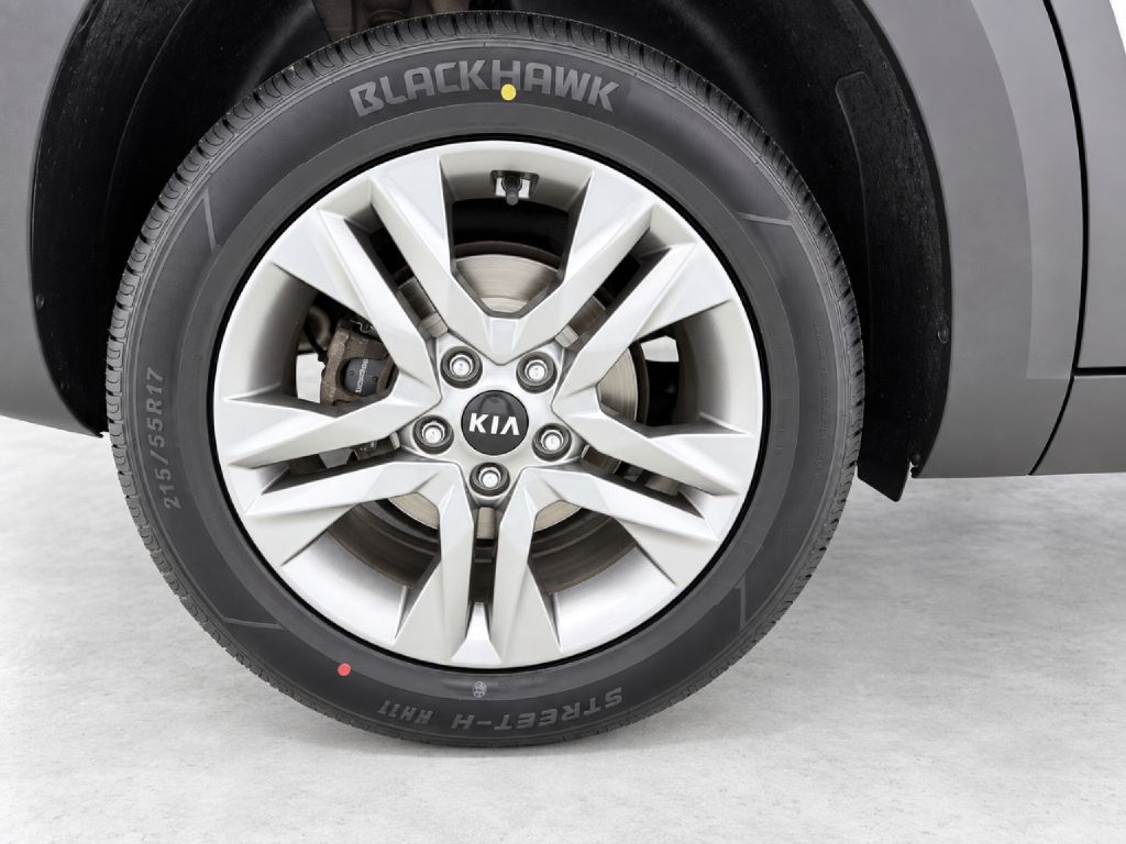Photo 29 of this KIA SELTOS