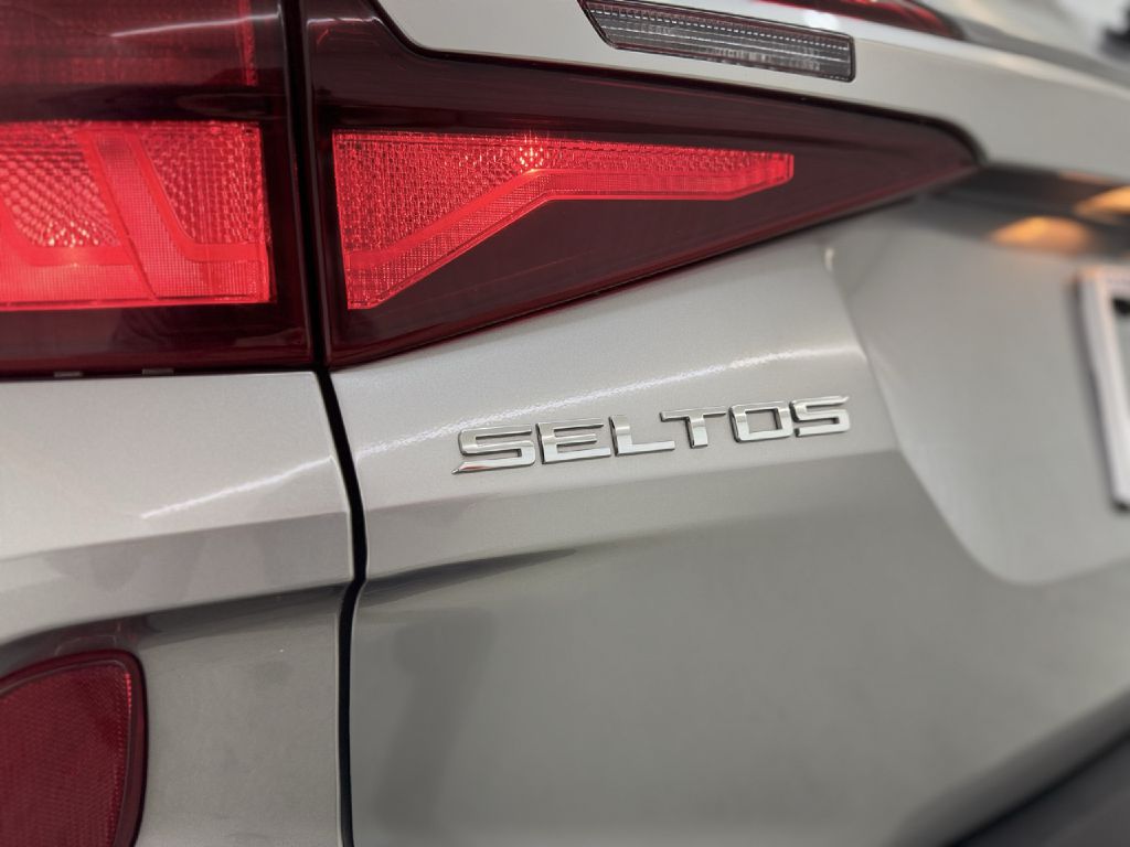 Photo 35 of this KIA SELTOS