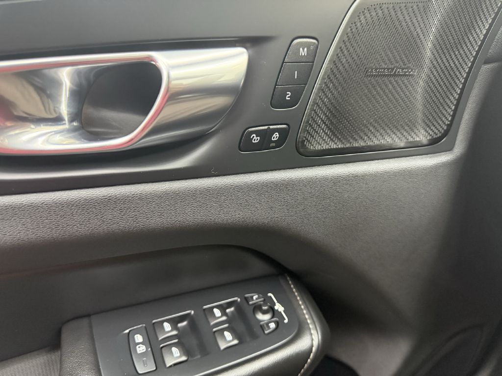 Photo 12 of this VOLVO XC60