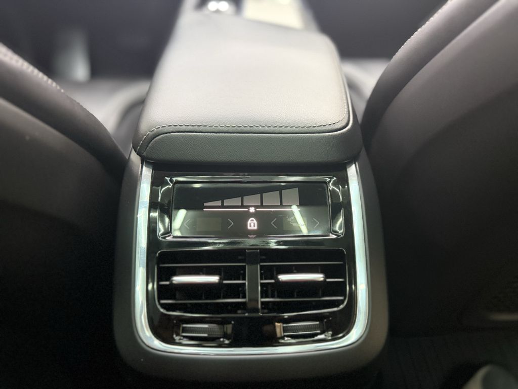 Photo 24 of this VOLVO XC60