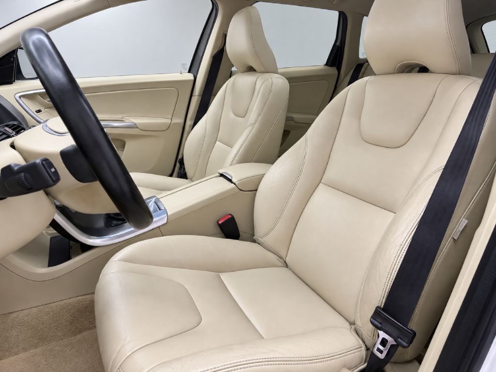 Photo 9 of this VOLVO XC60