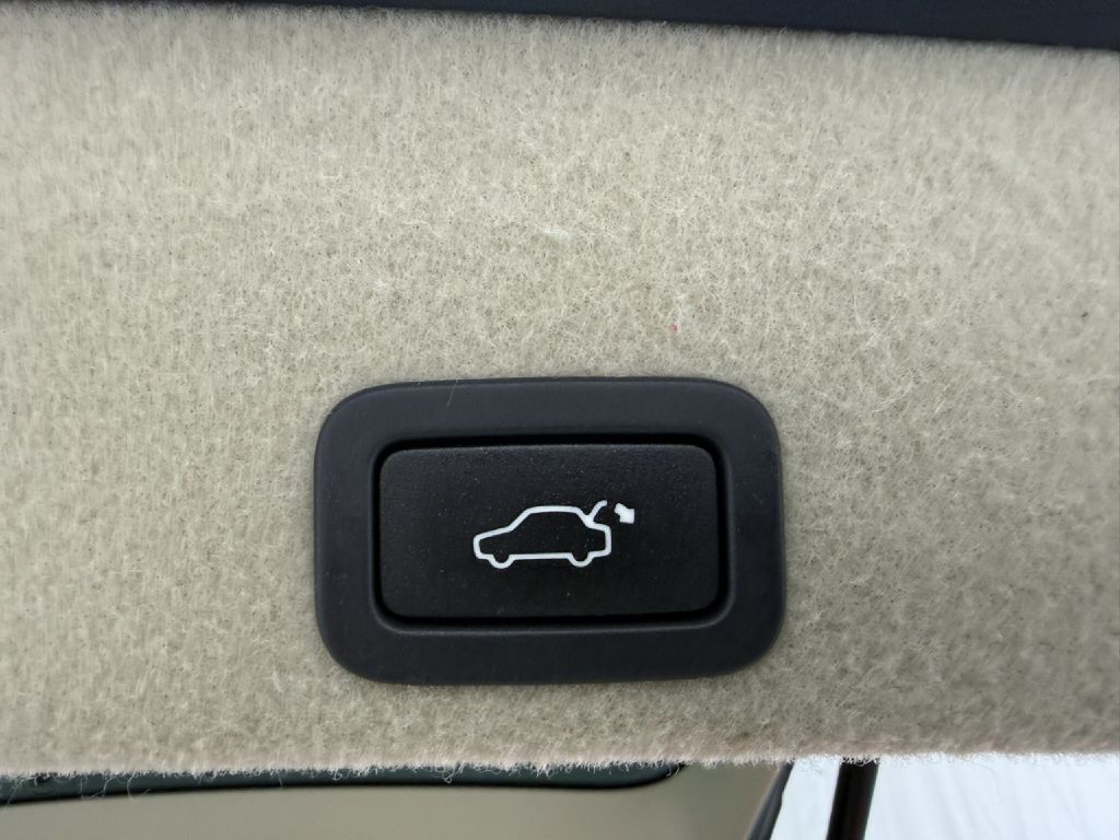 Photo 29 of this VOLVO XC60