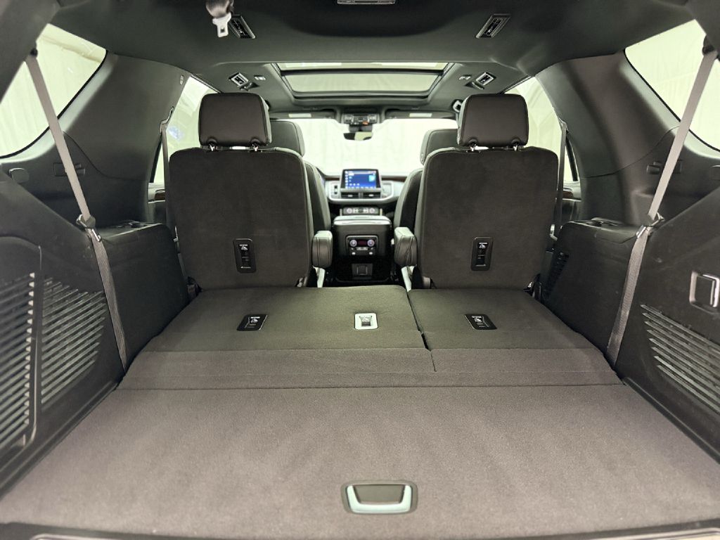 Photo 32 of this CHEVROLET TAHOE