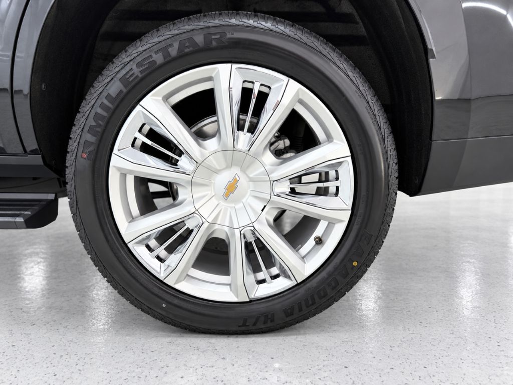 Photo 37 of this CHEVROLET TAHOE