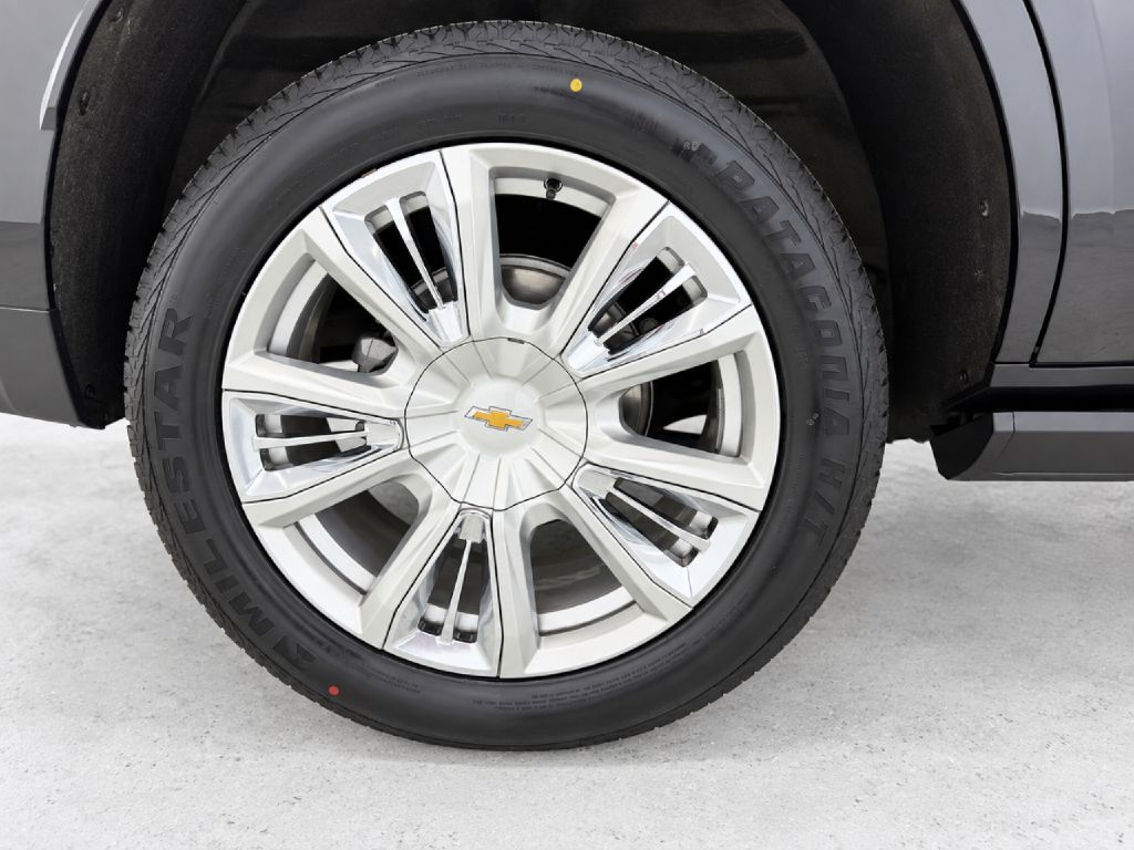 Photo 38 of this CHEVROLET TAHOE
