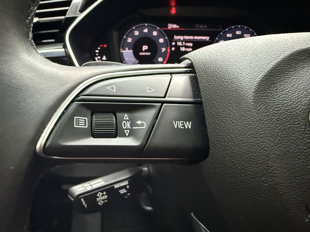 Photo 14 of this AUDI Q3
