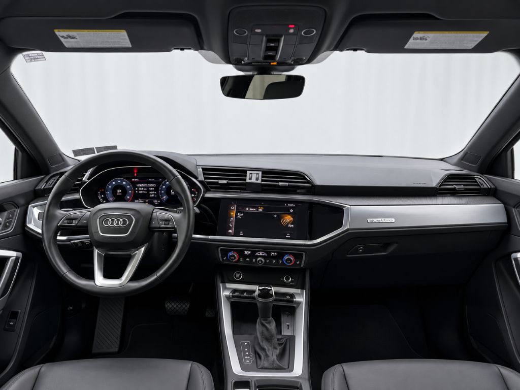 Photo 24 of this AUDI Q3