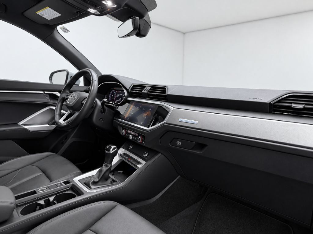 Photo 39 of this AUDI Q3