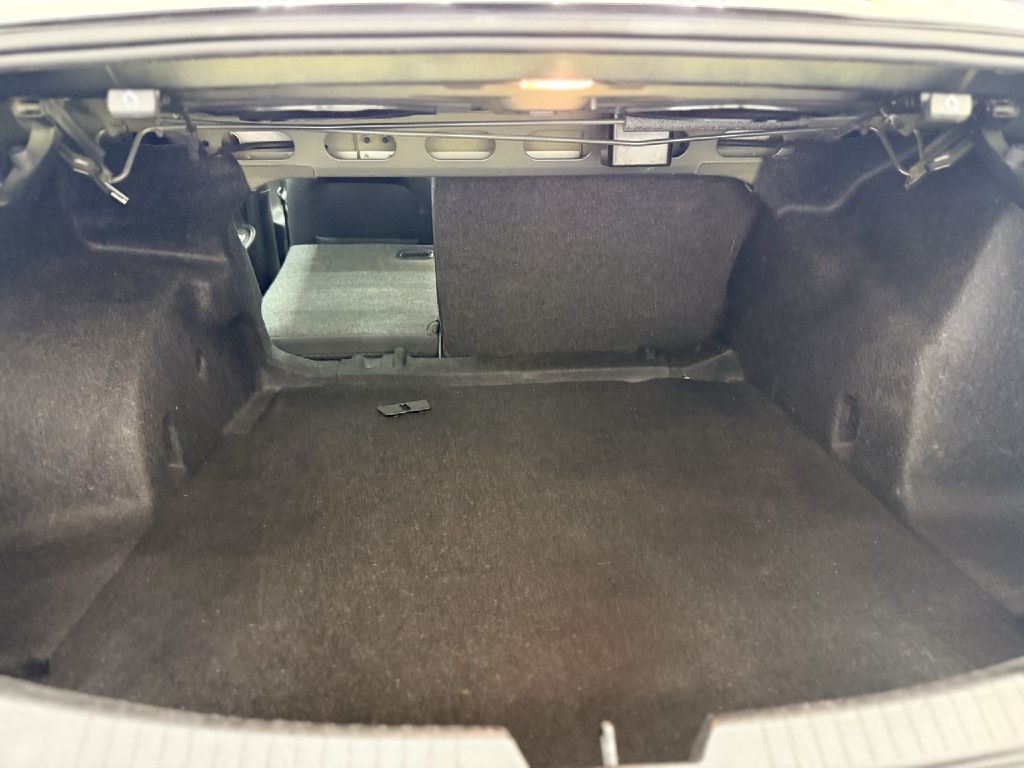 Photo 25 of this CHEVROLET MALIBU
